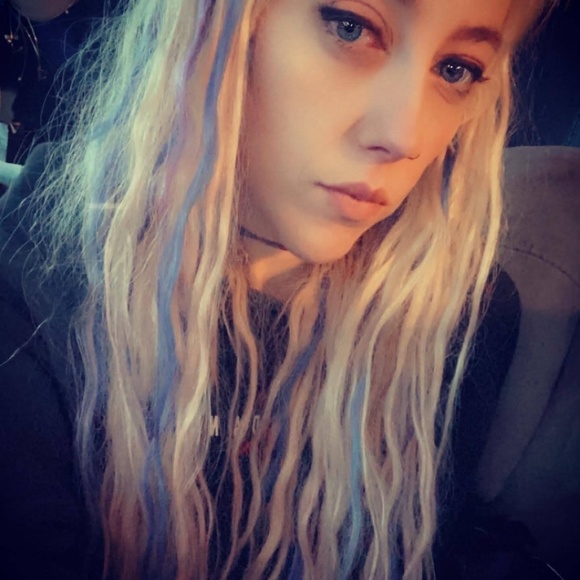 Meet your Posher, Amanda - Picture 1 of 1